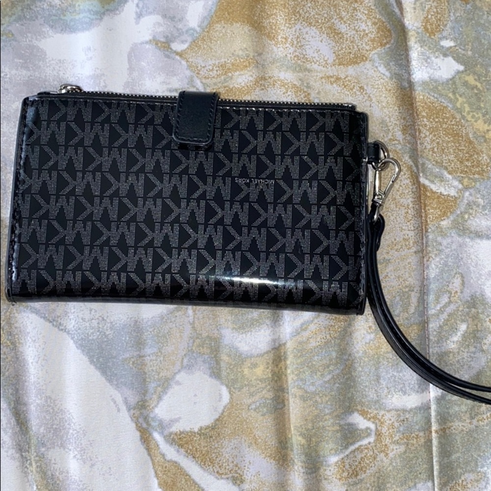 Michael Kors black accordion wristlet wallet